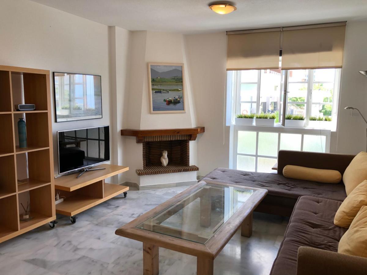 El Cortijuelo. Magnificent Triplex Terraced House With Rooftop Of 18M2, Overlooking The Sea. Parking Торемолинос Екстериор снимка