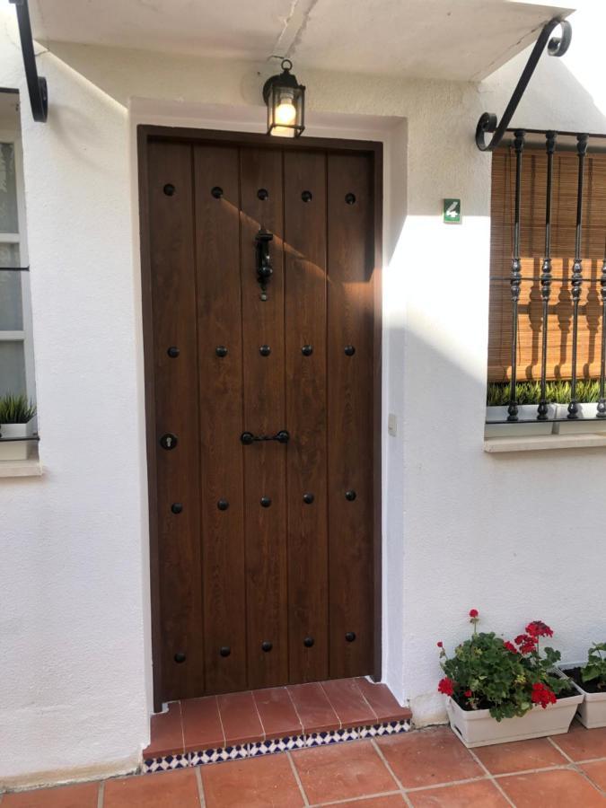 El Cortijuelo. Magnificent Triplex Terraced House With Rooftop Of 18M2, Overlooking The Sea. Parking Торемолинос Екстериор снимка
