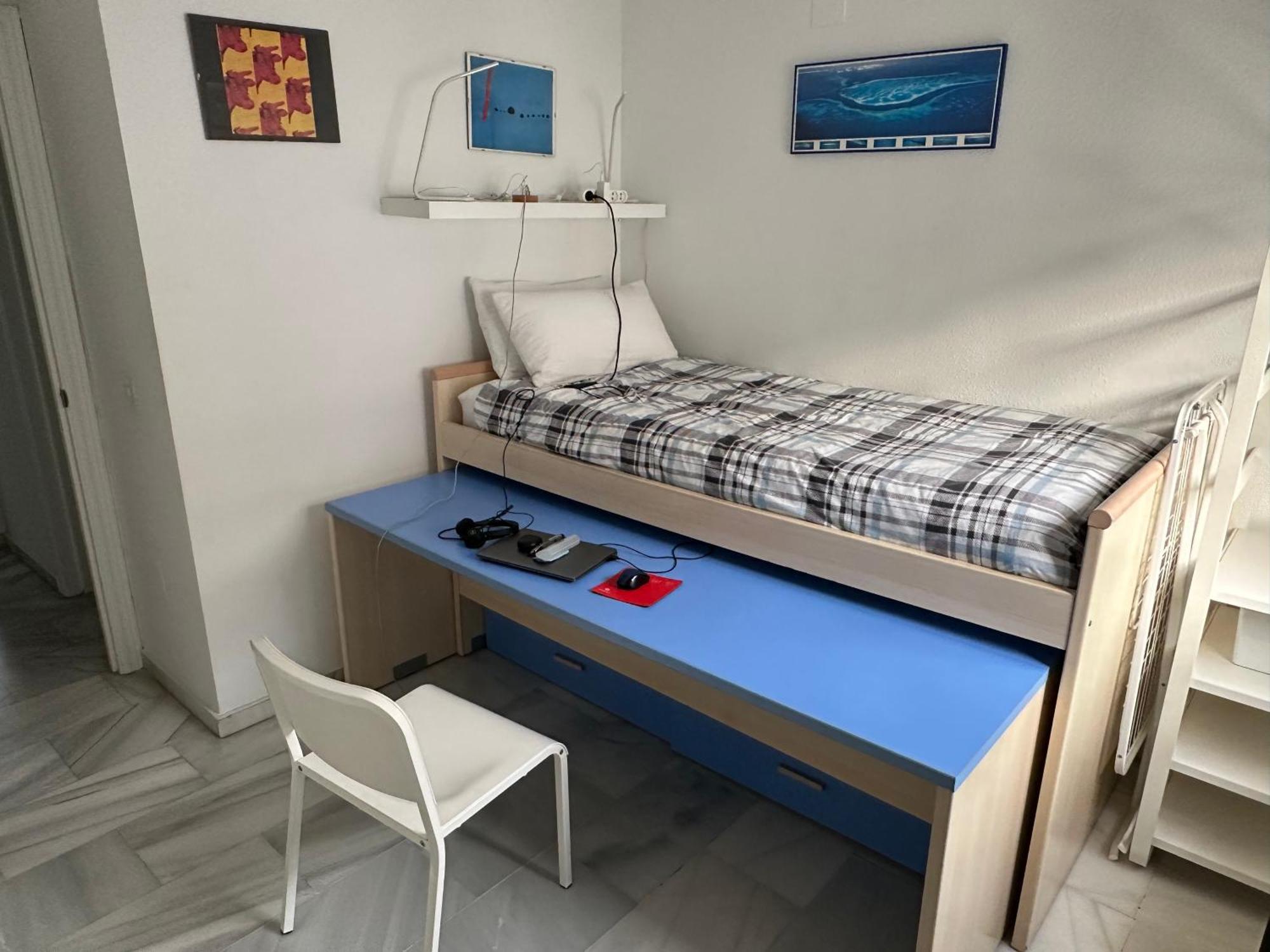 El Cortijuelo. Magnificent Triplex Terraced House With Rooftop Of 18M2, Overlooking The Sea. Parking Торемолинос Екстериор снимка