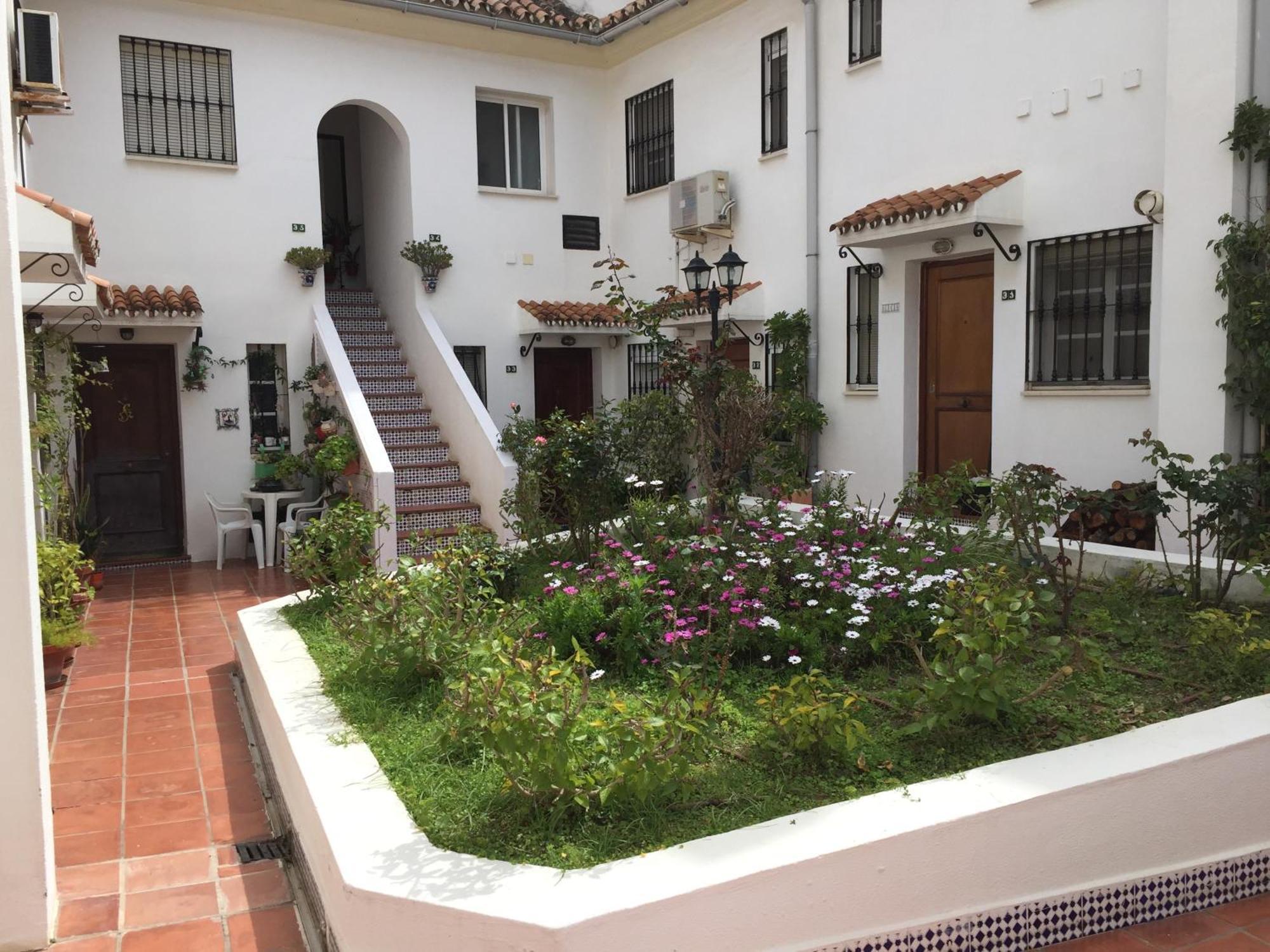 El Cortijuelo. Magnificent Triplex Terraced House With Rooftop Of 18M2, Overlooking The Sea. Parking Торемолинос Екстериор снимка